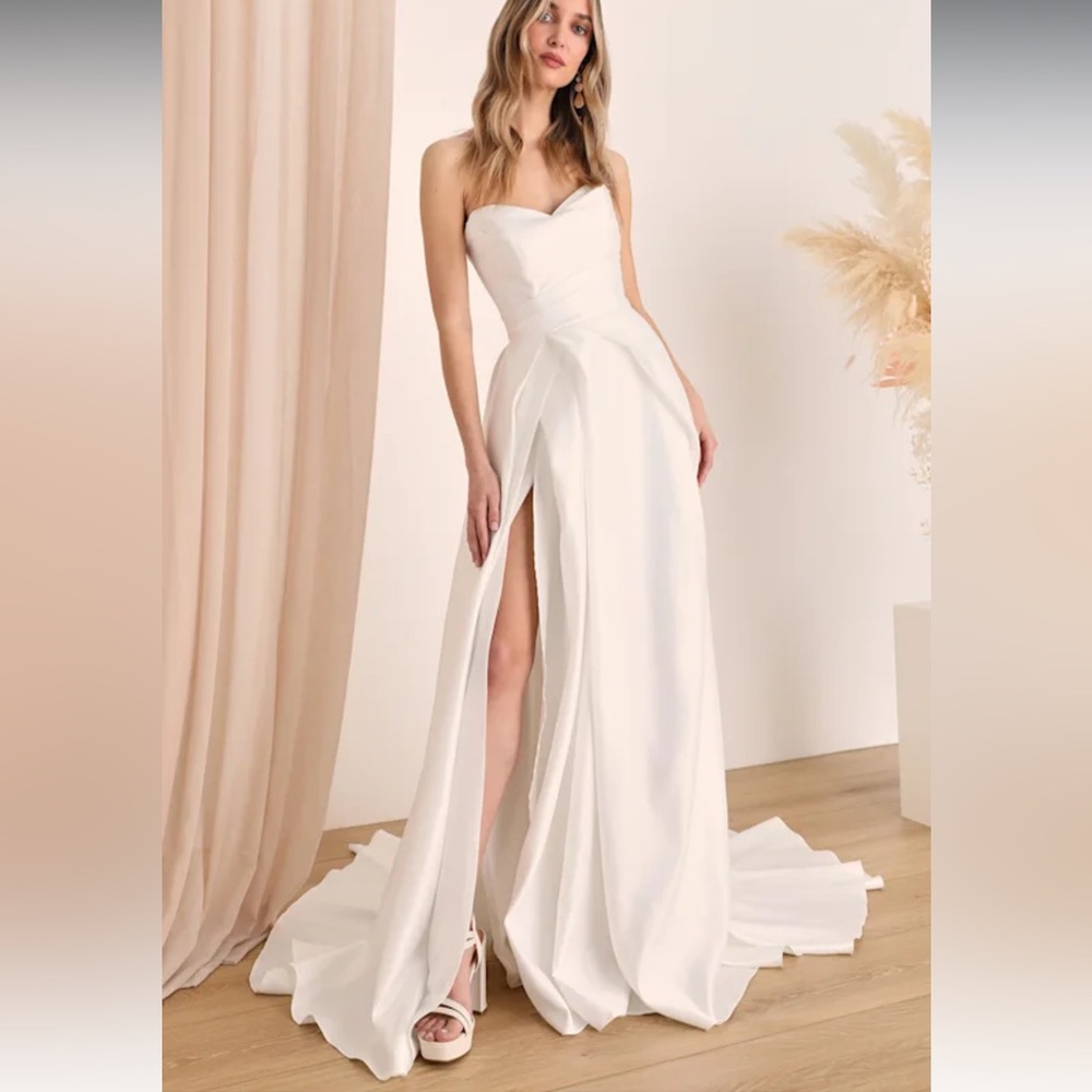 Lulus NWT ✨ Lifetime of Love Strapless Wedding Gown NWT